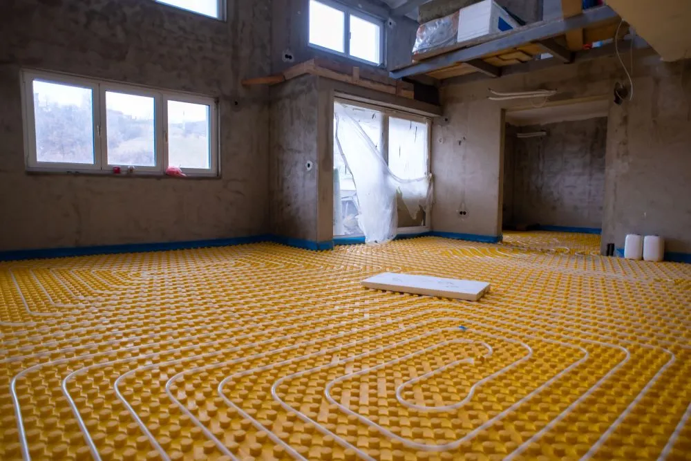 Système de plancher chauffant pour une rénovation